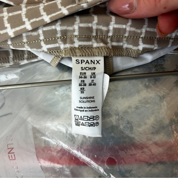 Spanx Sunshine Shorts in Bespoke Check Fawn Size Small Nylon Blend Pull-on - Picture 6 of 7